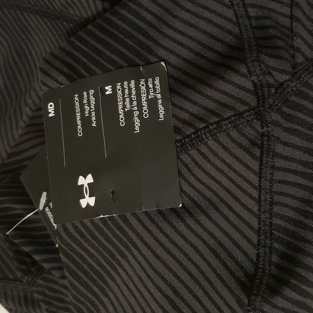 Under Armor Leggings - Picture 2 of 3